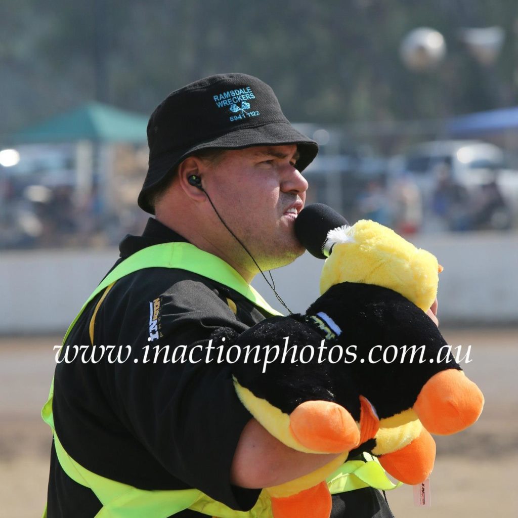 774151_403160149772352_910644114_o